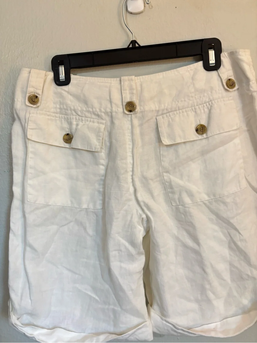LONDONJEAN White Linen-Blend Button Accent Bermuda Shorts - Picture 4 of 5